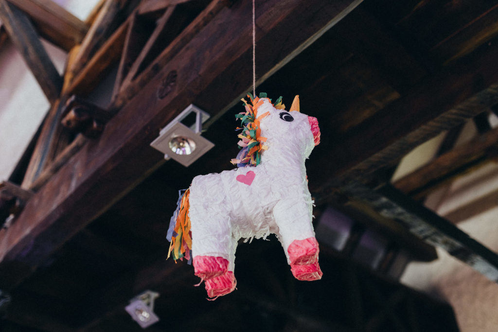 Hochzeit Pinata Einhorn