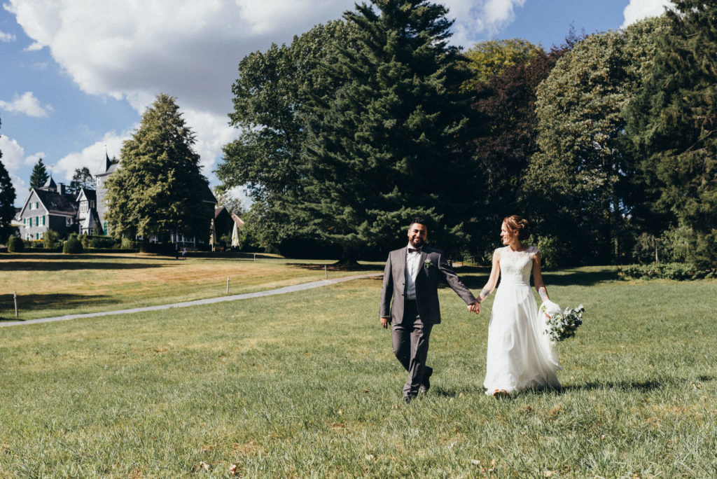 Brautpaar bei der Hochzeit auf Schloss Grünewald in Solingen