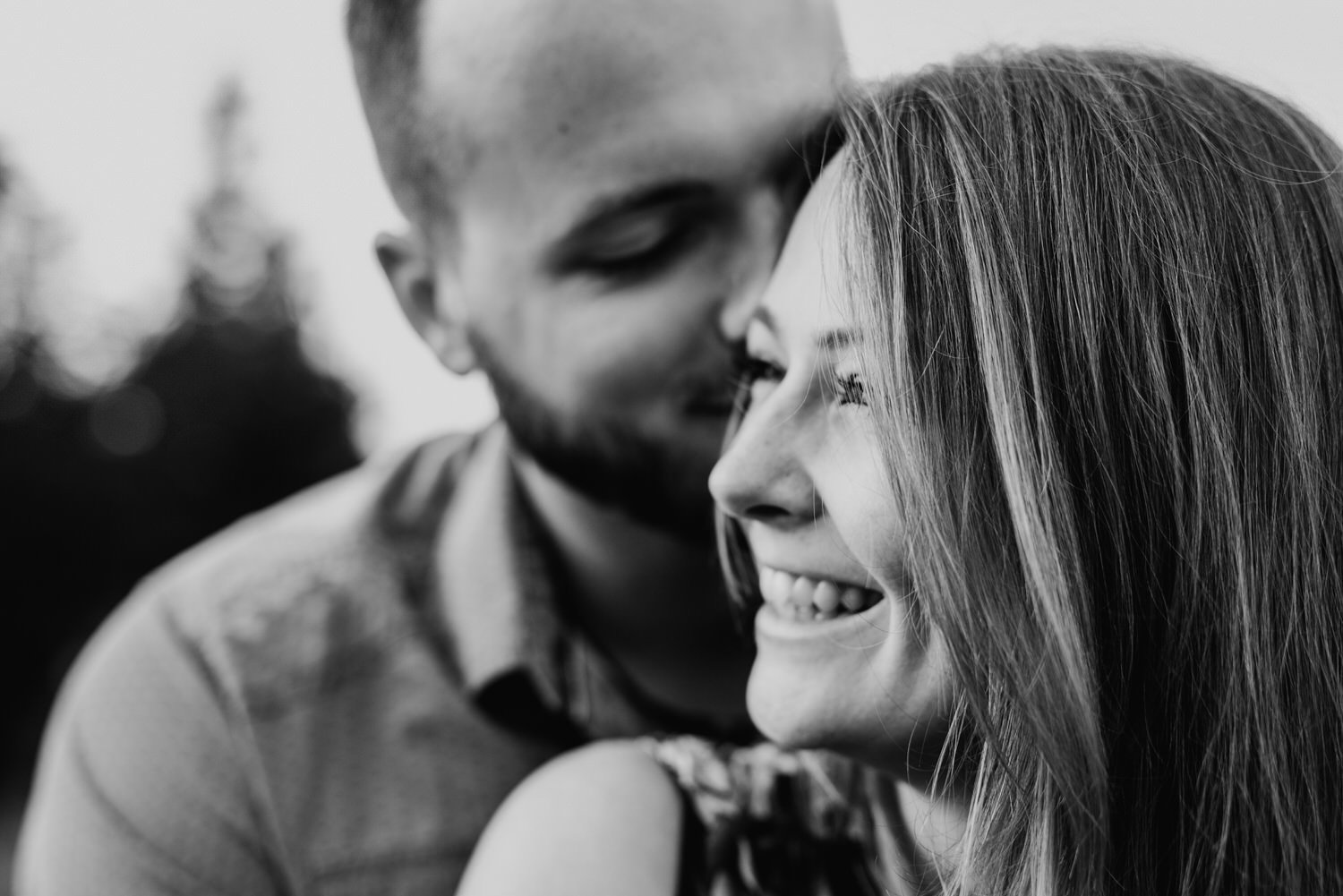 Lachendes Paar beim Fotoshootings